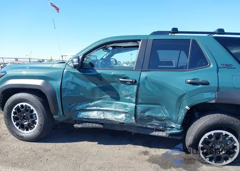 2025 Toyota 4Runner Trd Off Road Premium z USA, uszkodzony, nr VIN JTEVA5BR6S5019553